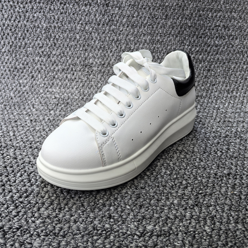 2025秋季新款网红断码处理真皮女鞋舒适圆头纯色系带厚底休闲鞋