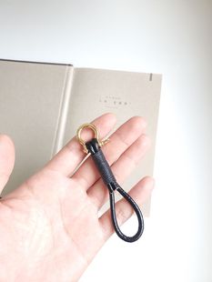 纯天然黑色牛皮绳钥匙扣编织汽车圈链复古简约包包碱水面包挂件