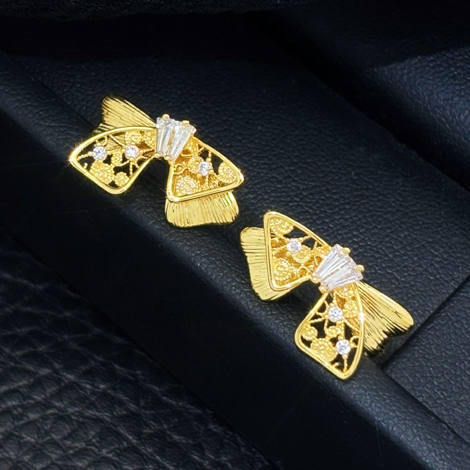 丽银时尚日韩高级感微镶锆蝴蝶结耳钉精致耳环筒约耳饰女银针百搭