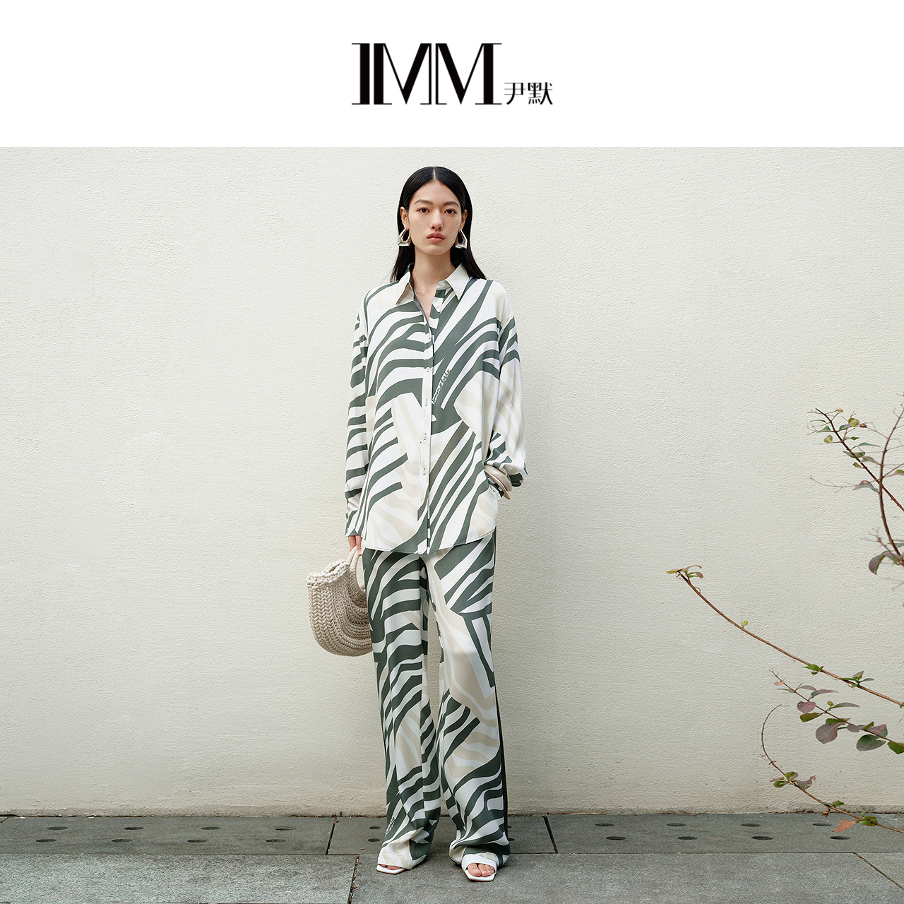 IMM尹默2025年春丝混纺弹力重绉解构设计感直筒阔腿休闲长裤女