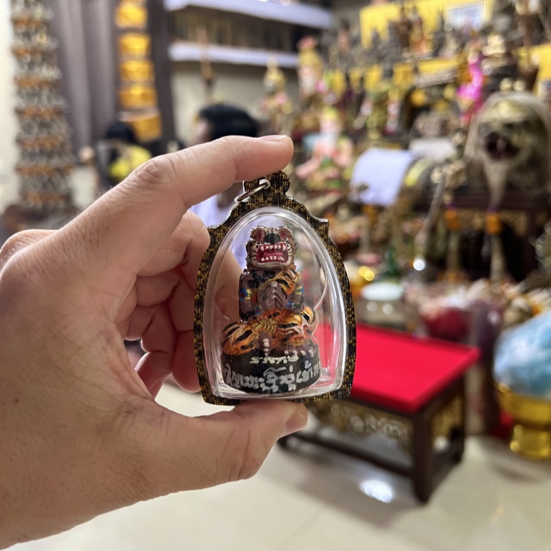 丸丸家泰国佛牌 阿赞兰自身 阿赞运布周十面派 木雕彩绘 摆件项链