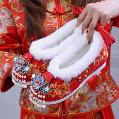 冬季配秀禾服婚鞋中式女加绒红色