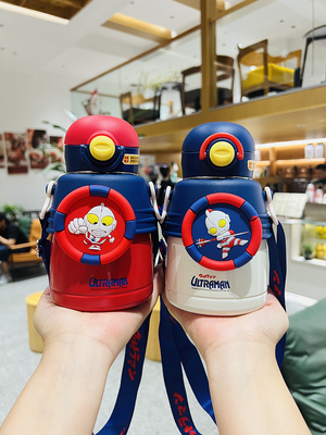奥特曼背带保温杯550ml儿童水壶