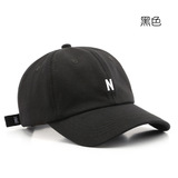 黑色