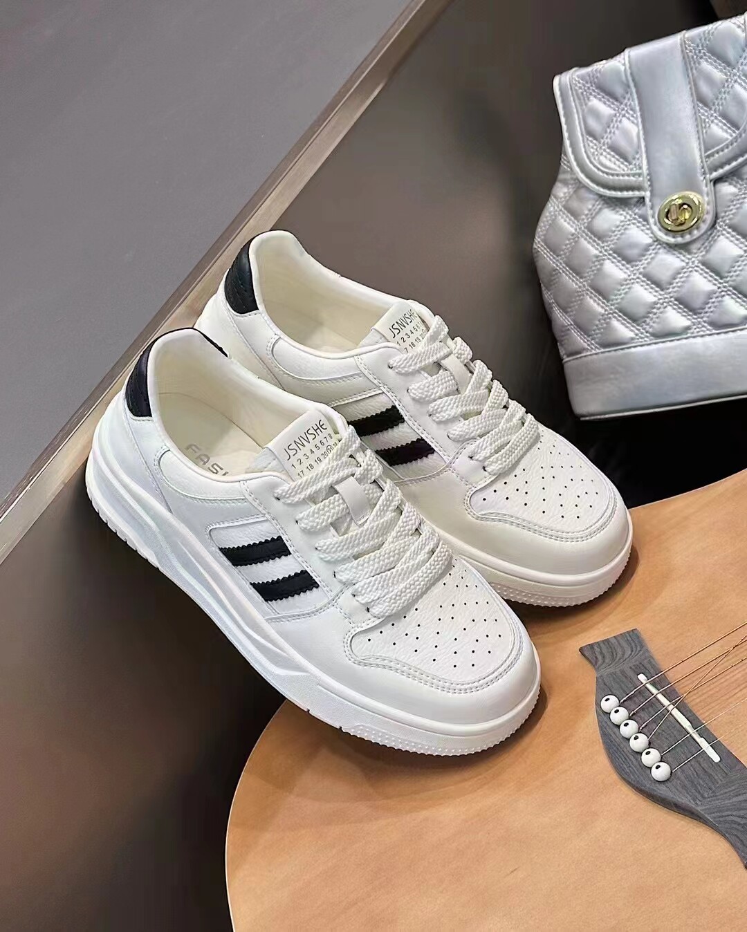 茵茵家真皮厚底小白鞋新款秋季增高系带圆头两条杠板鞋百搭运动鞋