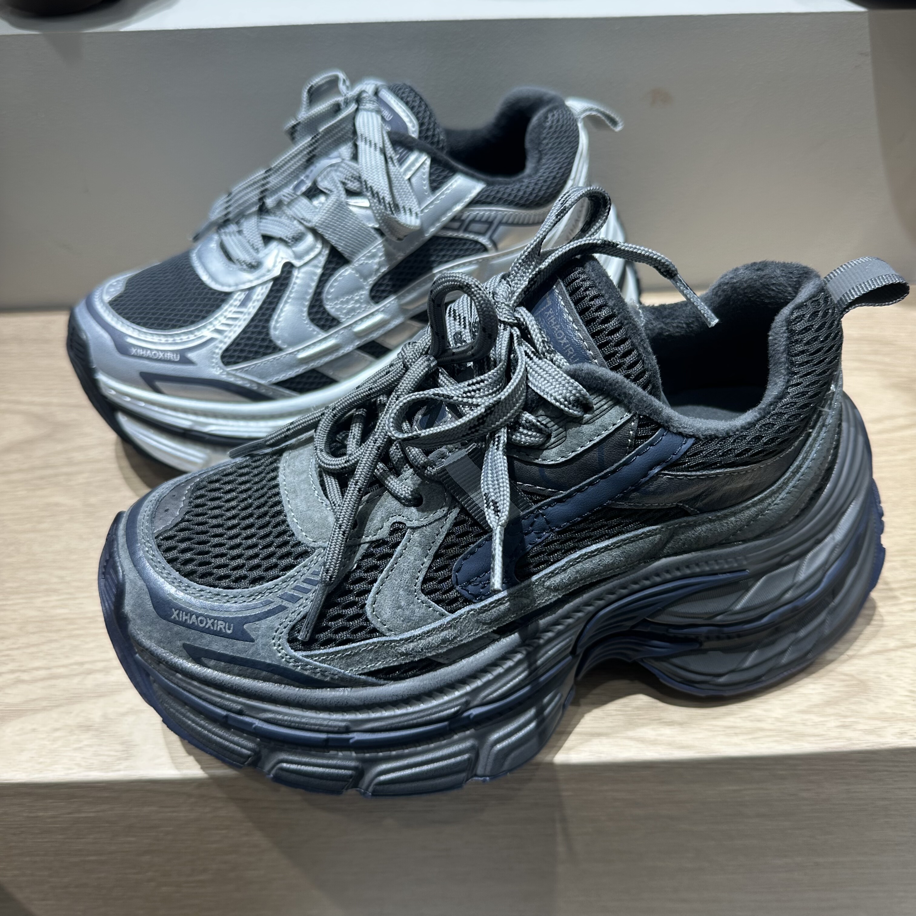 茵茵家欧货真皮家绒厚底增高老爹鞋2025新款时尚小个子休闲慢跑鞋