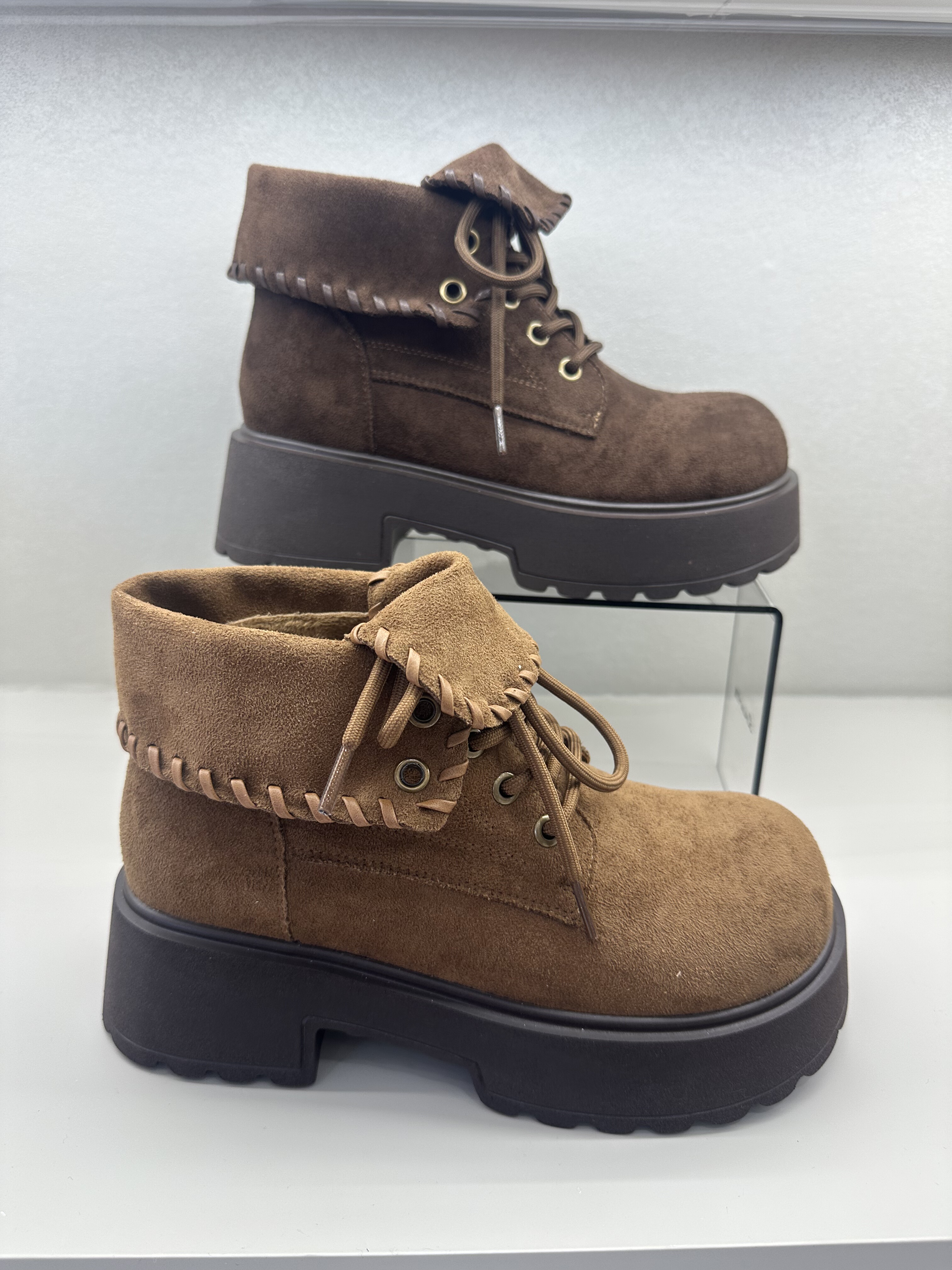 茵茵家韩版绒面粗跟保暖马丁靴女2025秋冬新款时尚轻便休闲短靴潮