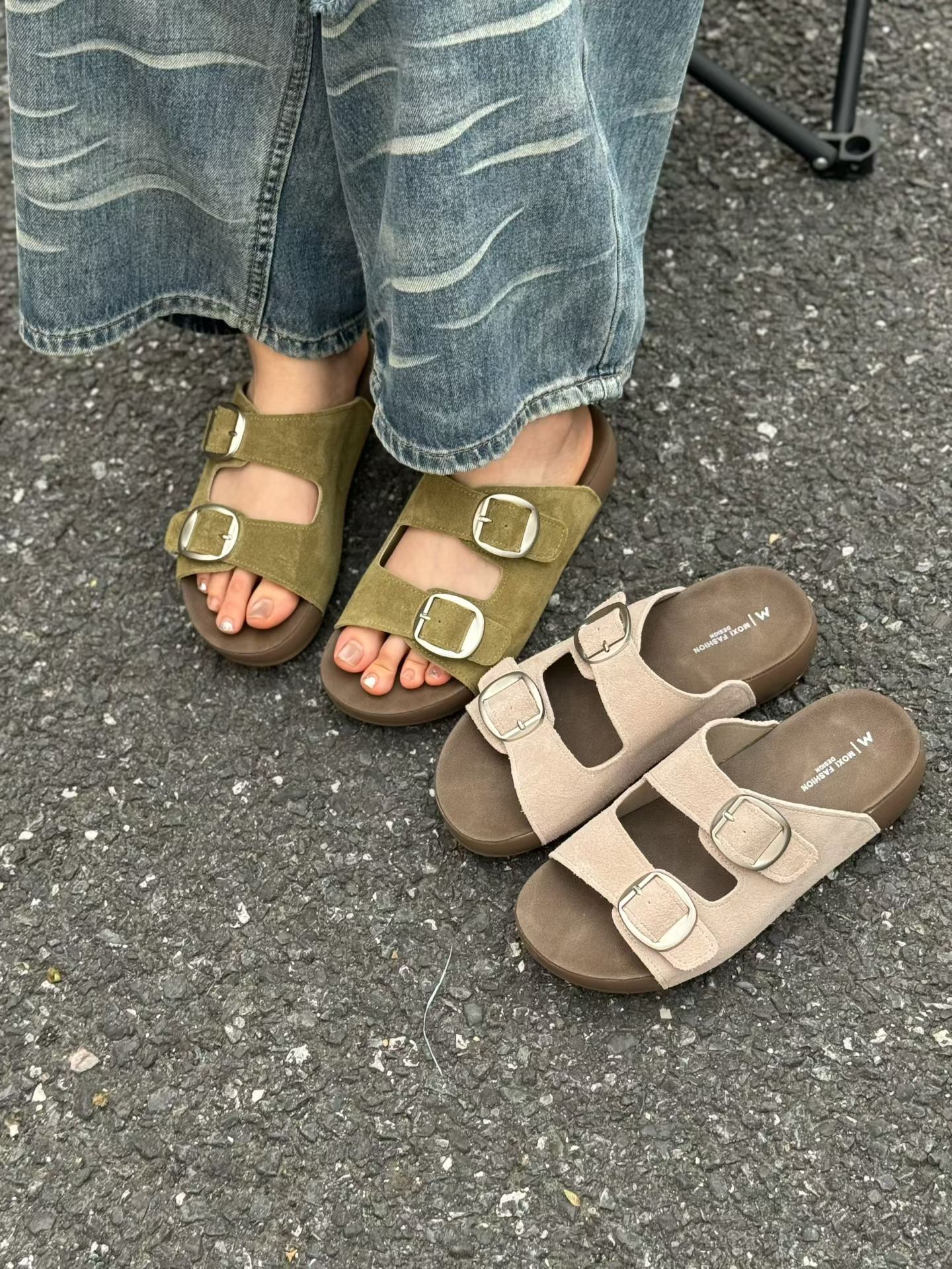 茵茵家2026夏季韩版纯皮松糕底皮带扣勃肯拖鞋女外穿休闲沙滩凉拖