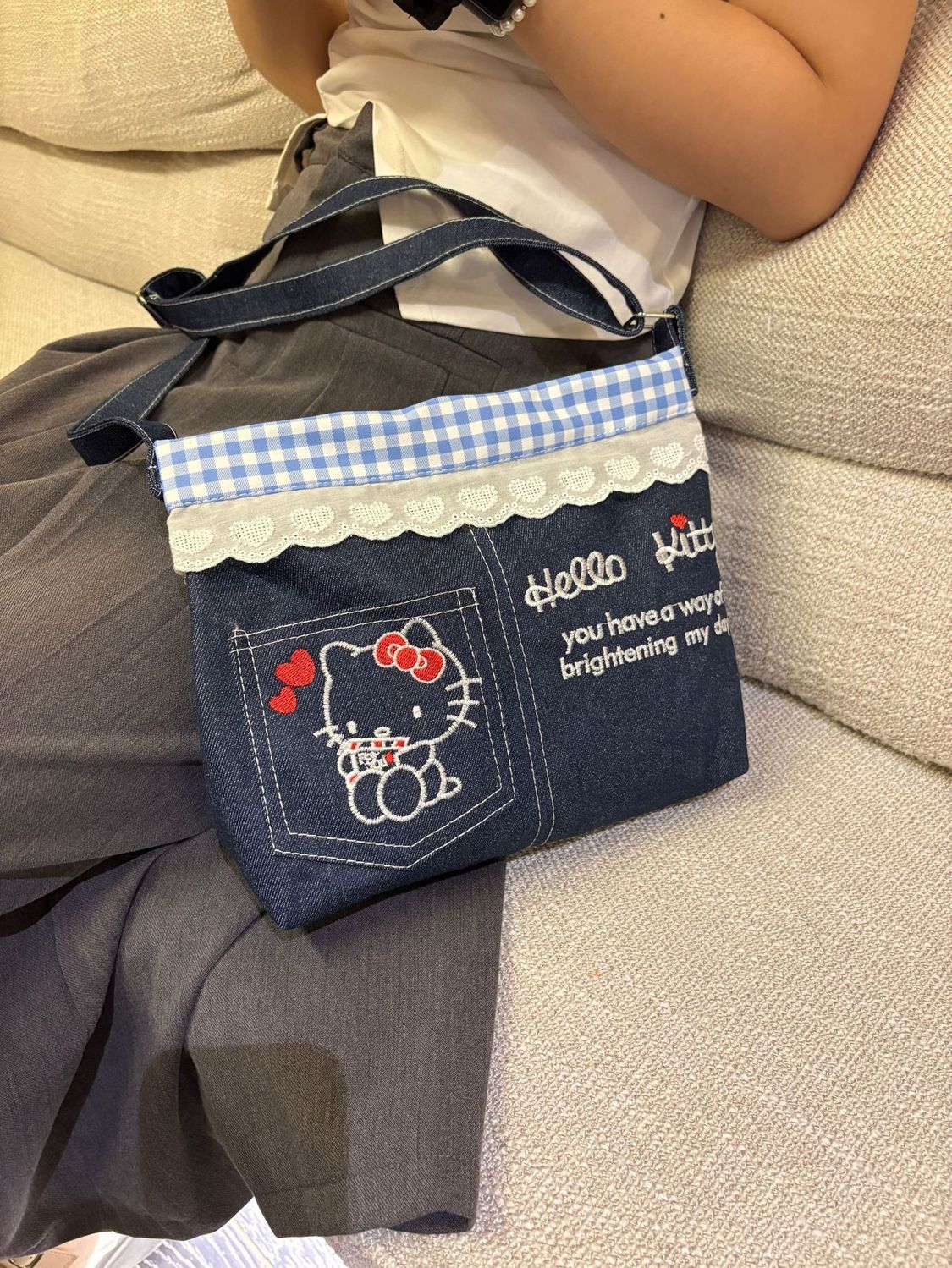 HelloKitty可爱新款单肩斜挎包ins牛仔撞色条纹刺绣大容量包网红