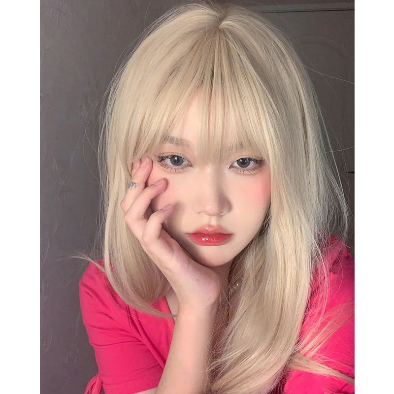 甜美可爱风金色长直发白金lisa