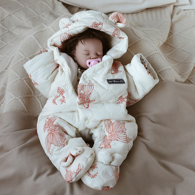 新生婴儿冬季加厚外出过年衣服