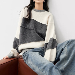 对白绵羊毛混纺简约撞色拼接圆领毛衣女冬新款宽松套头针织衫