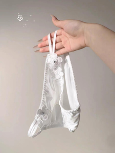 是白月光会喜欢的内内~仿佛被鲜花包围~缎面轻奢高级还丝滑好穿~