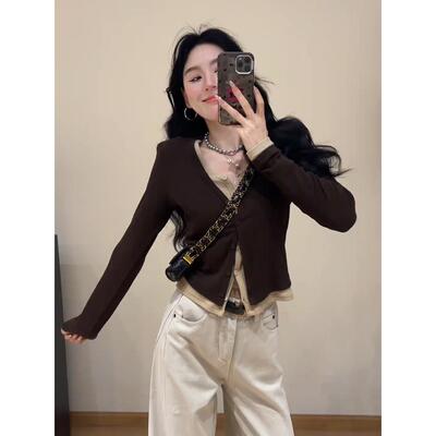 咖色V领假两件打底T恤