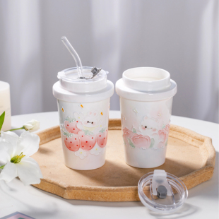 景德镇卡通风万花陶瓷吸管杯 可爱兔子草莓图案带盖水杯创意礼物
