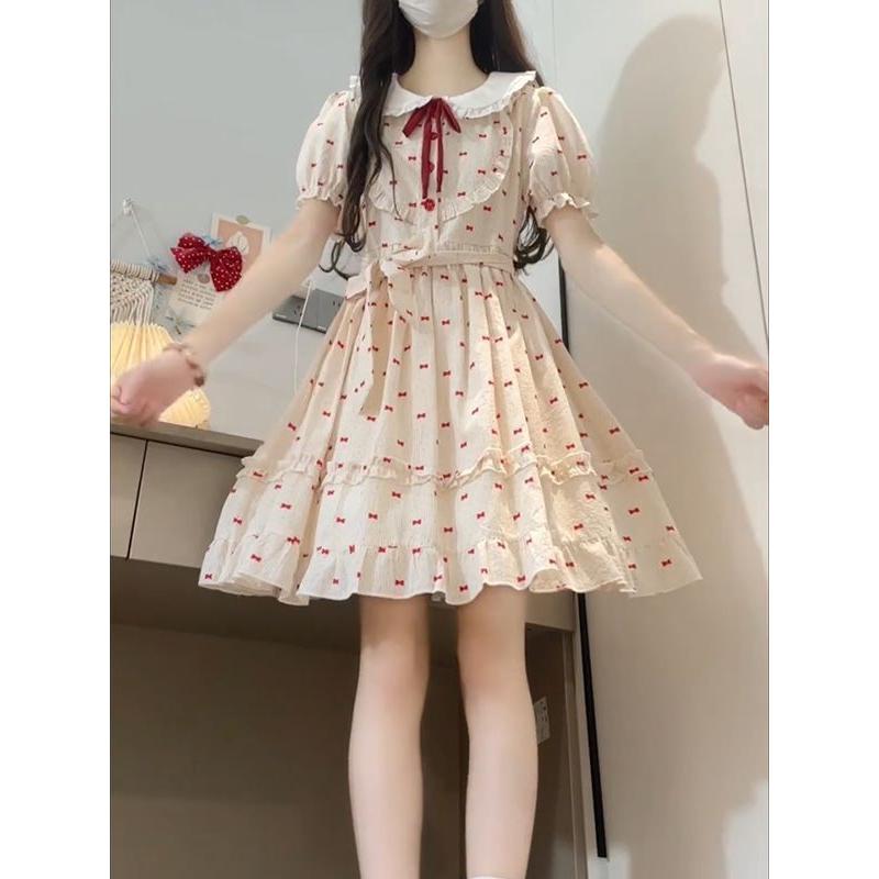奶系少女风娃娃领蓬蓬短