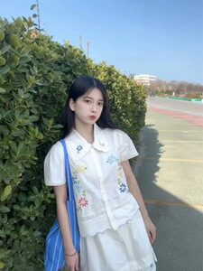 Sweet 花茗 法式复古甜美碎花刺绣娃娃领衬衫A字显瘦半身裙套装