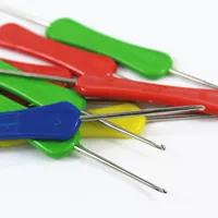 Одна двойная игла для крючка