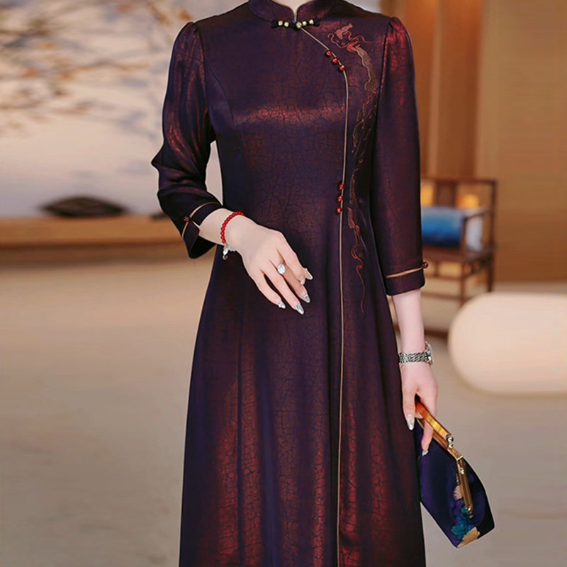 高档七分袖改良旗袍连衣裙女2025春秋新款妈妈国风刺绣婚宴礼服裙