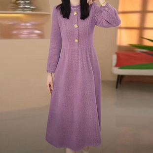 洋气优雅贵妃绒连衣裙女2025年秋冬季修身显瘦减龄遮肚中长款裙子