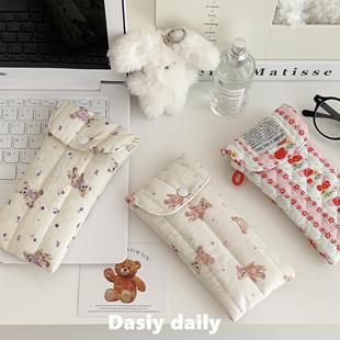 韩国ins同款 小熊眼镜收纳袋女便携夹棉绗缝墨镜盒保护套印花笔袋