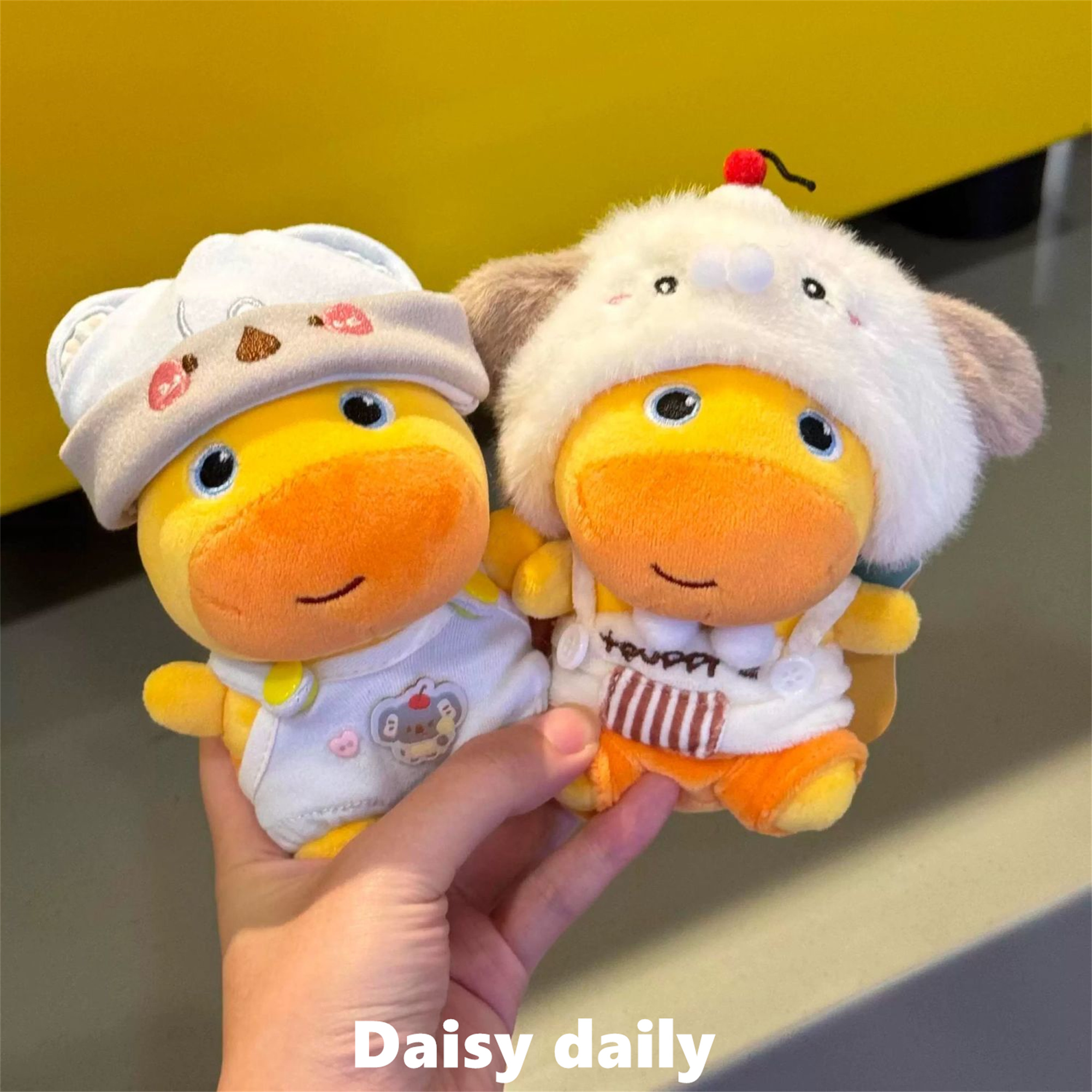 可爱水豚噜噜周边挂件毛绒公仔创意搞怪书包包挂饰钥匙扣玩偶礼物