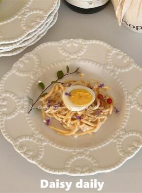 法式ins浮雕盘子爱心菜盘早餐西餐盘高颜值陶瓷甜品蛋糕家用