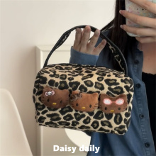 黑皮豹纹kitty新款大容量手提包化妆包便携洗漱收纳包旅行帆布包