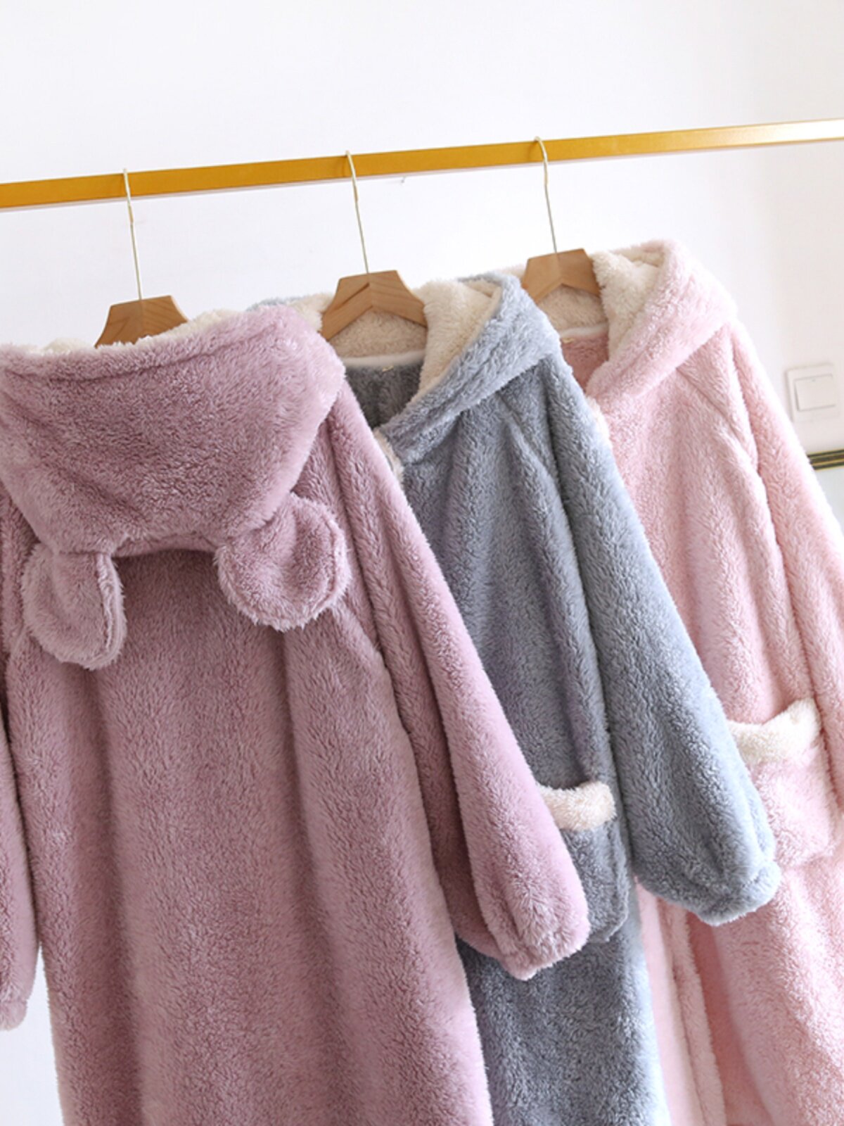 여성 잠옷 가을 겨울 플란넬 목욕 가운 학생 귀여운 긴 후드 대형 산호 벨벳 출산 가운
