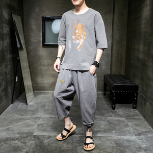 A1038*中国风2021 老虎刺绣棉麻 2色短袖T恤+七分裤套装P95图片