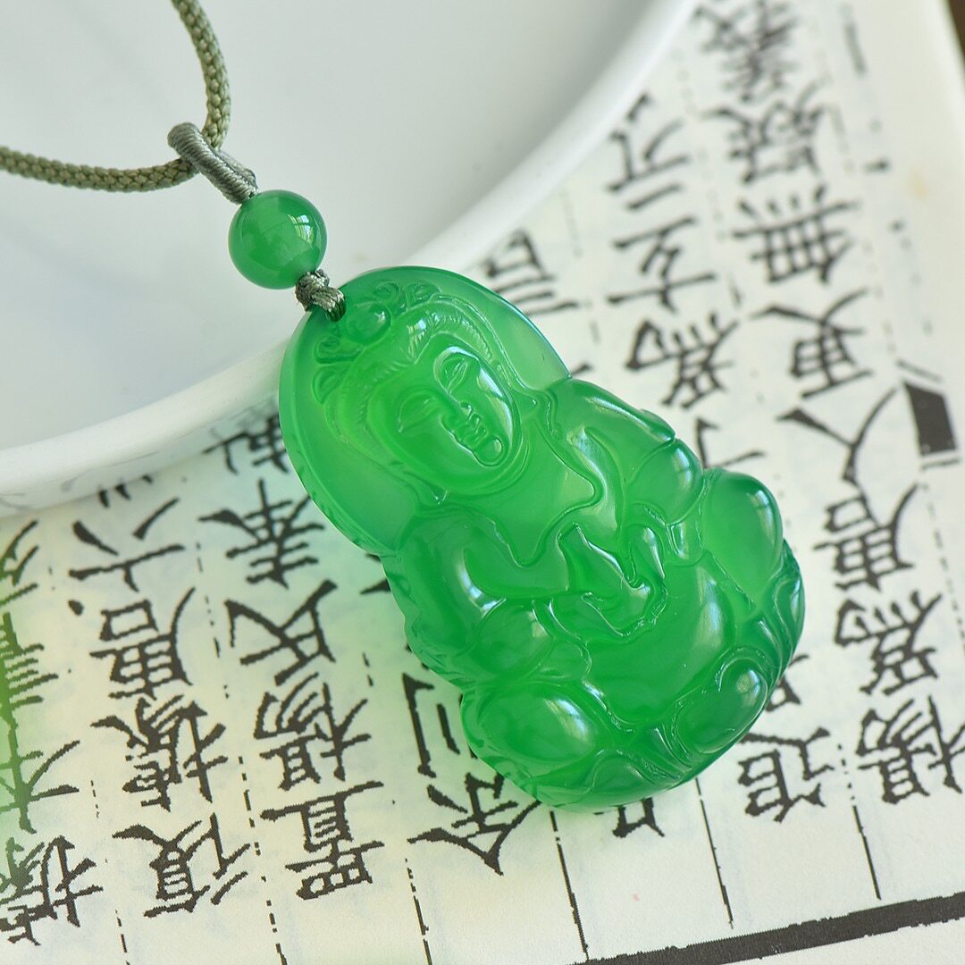 天然满绿观音吊坠男款玉石挂件玉髓阳绿色精品观音守护玉佩