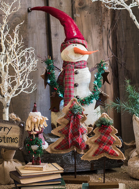 圣诞老人雪人节日氛围装饰摆件