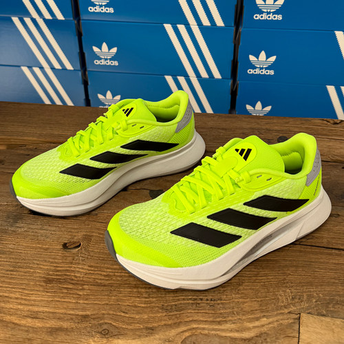 Adidas男女款防滑耐磨休闲运动鞋