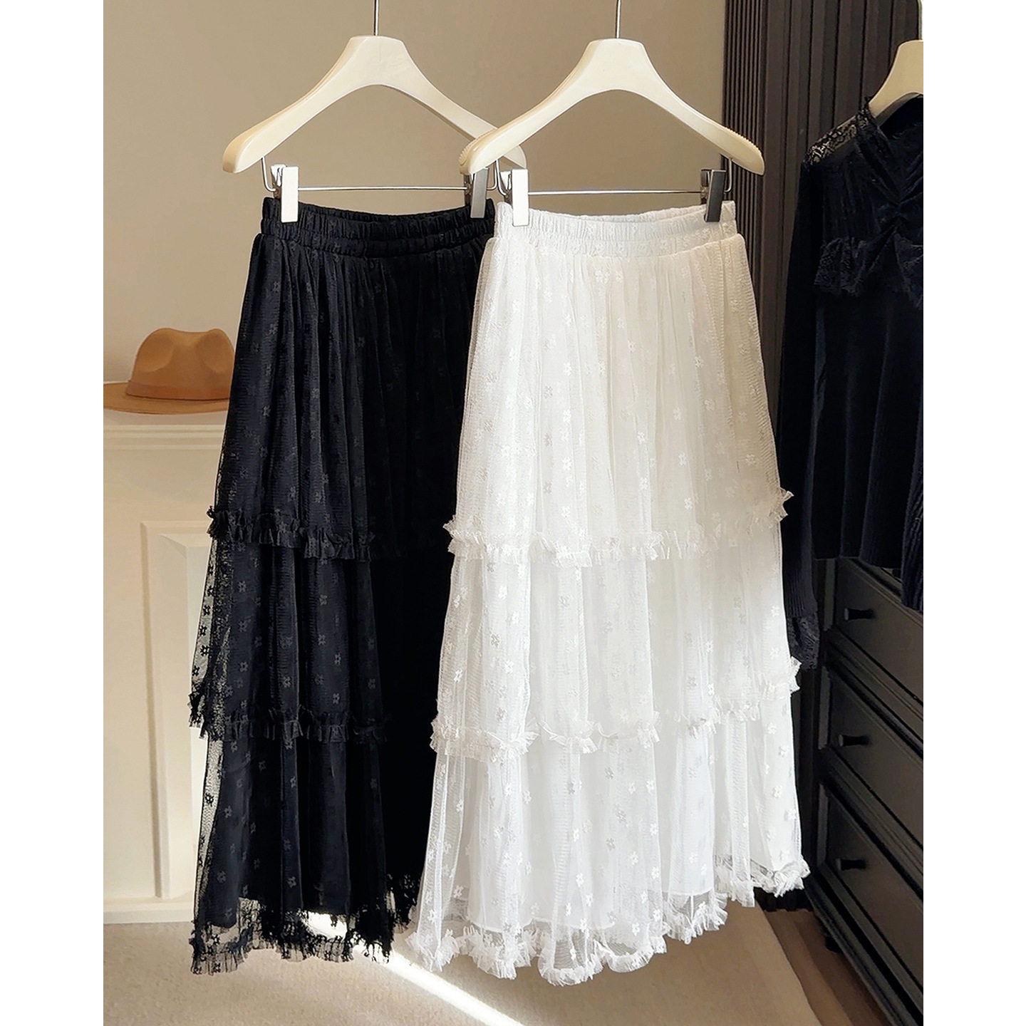 韩版时尚松紧腰蕾丝小花木耳边半身裙女早春新款甜美超仙蛋糕裙子