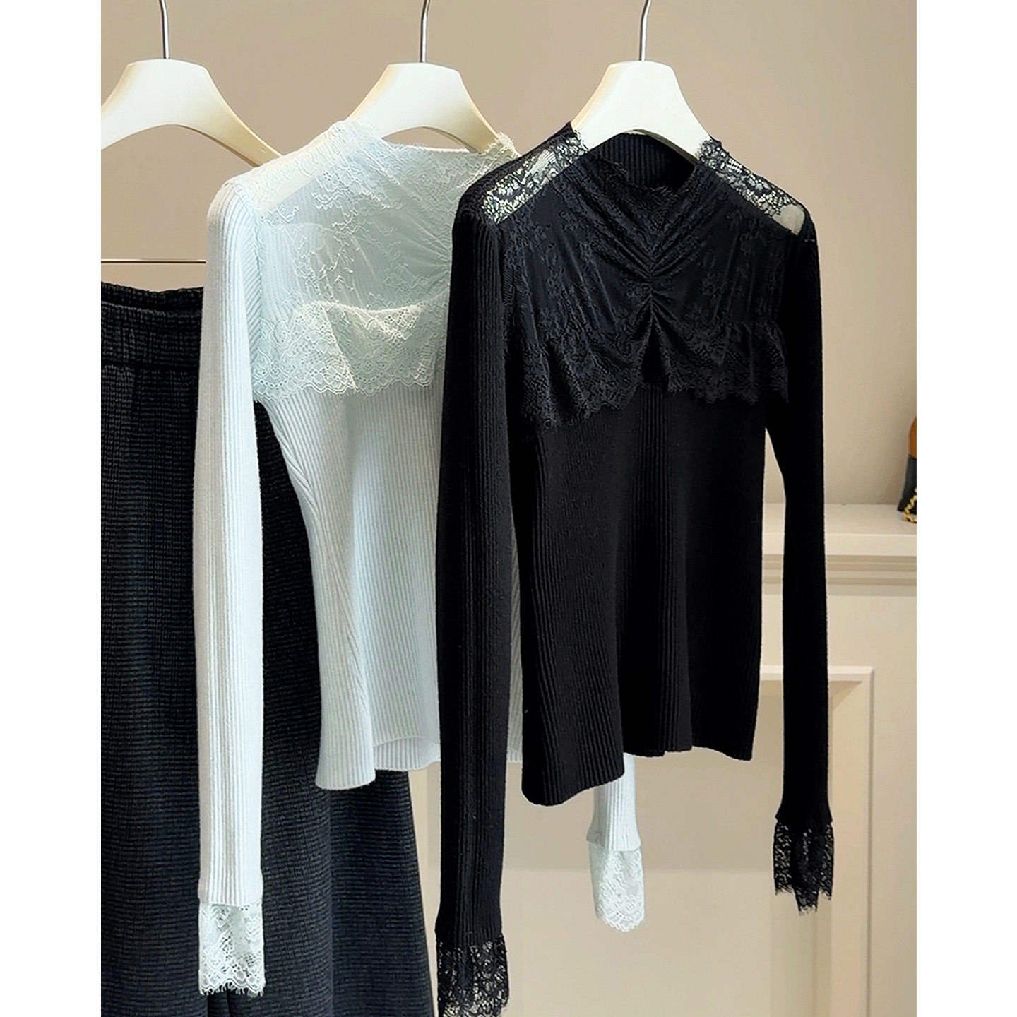 半高领镂空蕾丝拼接针织打底衫女2025春秋冬修身显瘦纯欲内搭上衣