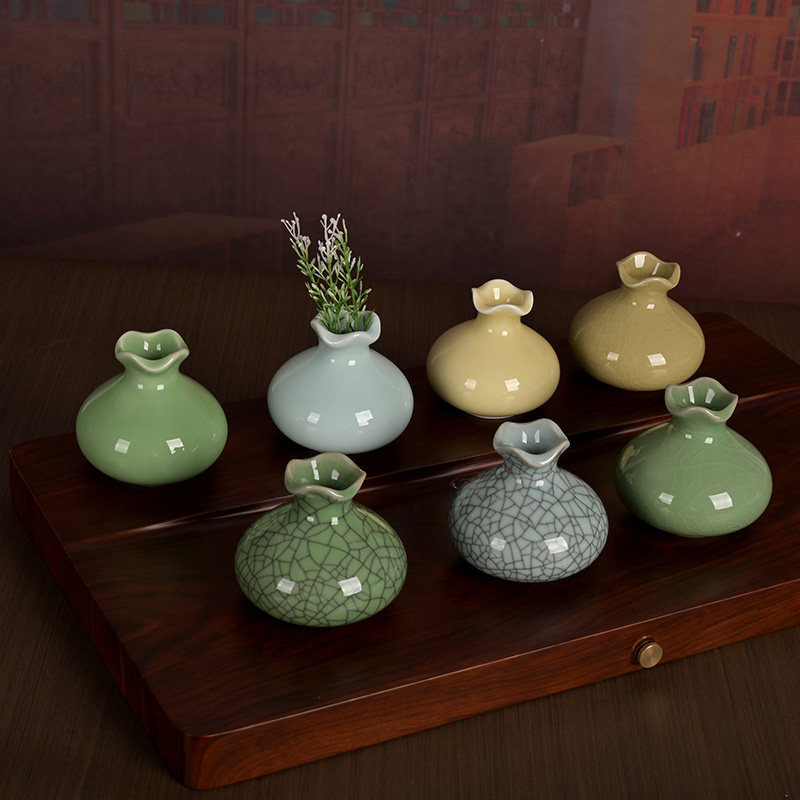 精品青瓷折口小花瓶创意桌面摆件陶瓷时尚小花器家居装饰花插花器