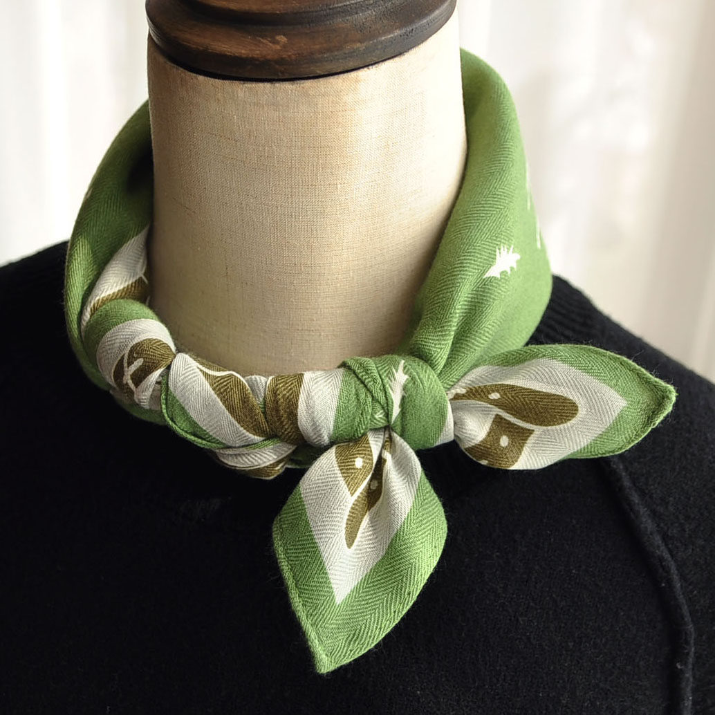 棉麻印花绿色小马小方巾丝巾女新款护颈小围巾丝巾系脖高级感