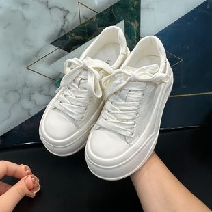 真皮厚底增高小白鞋女2026秋冬加绒百搭圆头系带休闲板鞋潮面包鞋