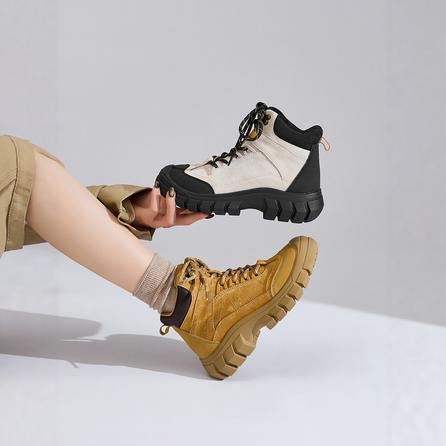 马丁靴女款2026新款秋冬加绒户外徒步登山鞋小码增高旅游工装短靴