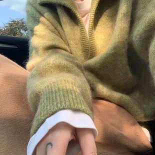 清新时髦减龄穿搭毛衣 女超好看 韩系慵懒气质简约翻领长袖 针织衫