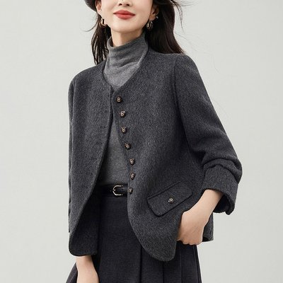 2025年秋冬高级感短款百搭外套小香风女正肩金属扣呢子大衣