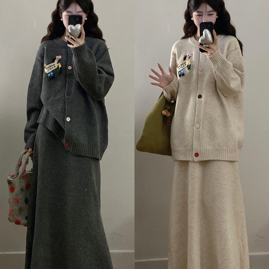 实拍大码女秋冬宽松慵懒风刺绣小马针织开衫显瘦毛衣+半身裙套装