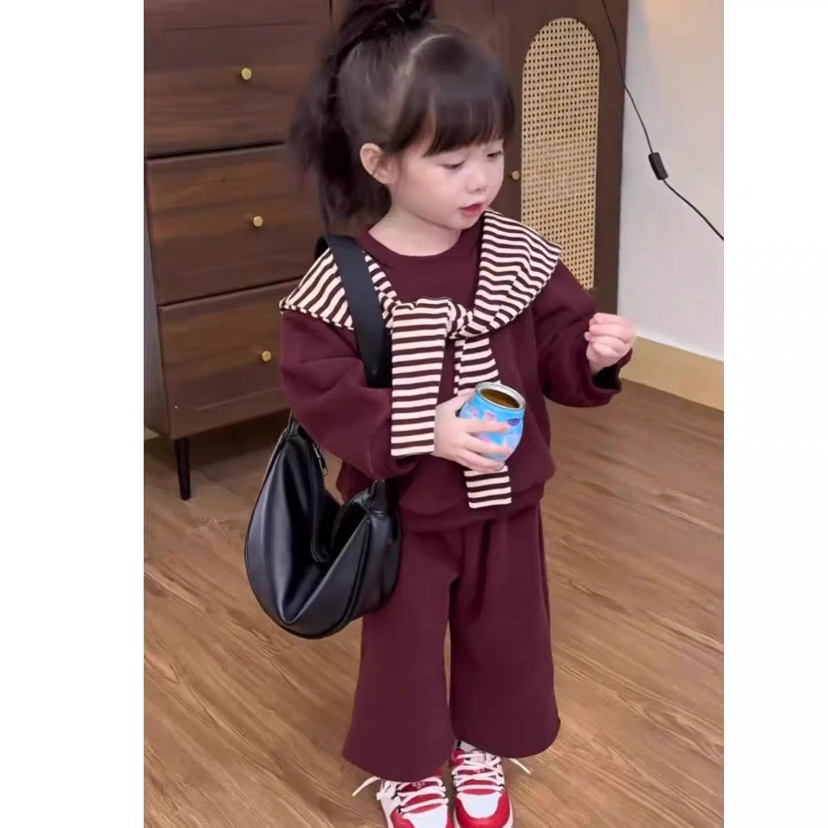 安可拉红女童加绒套装2026秋冬小童洋气圆领卫衣条纹阔腿裤两件套