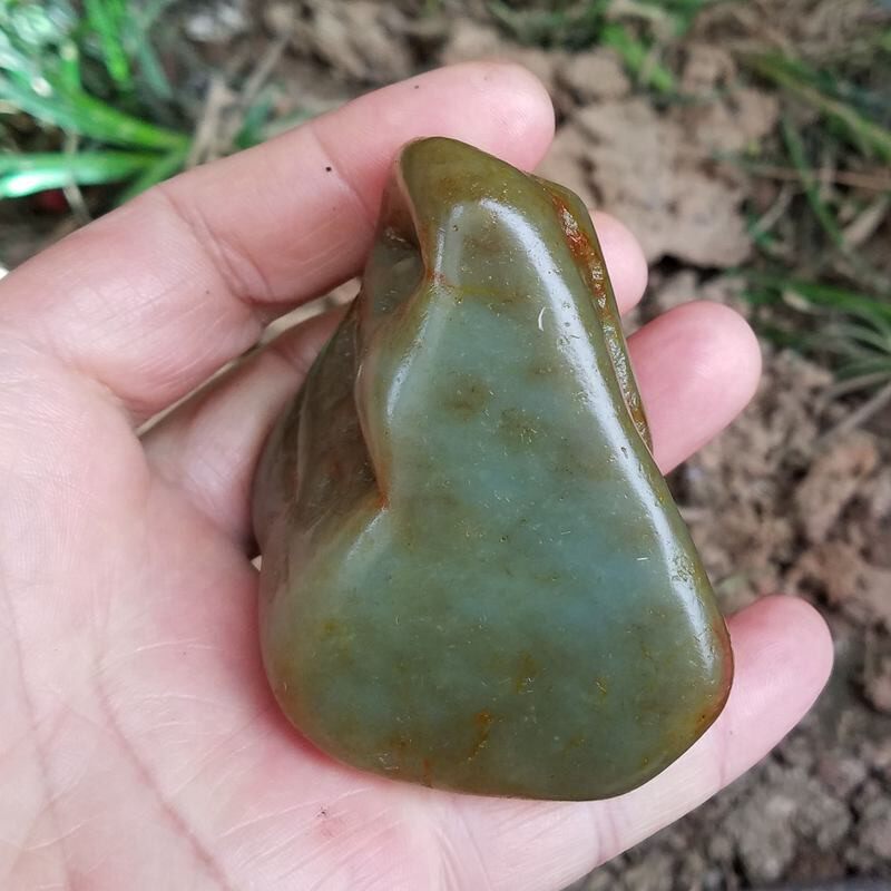 真皮纯绿和田玉原石毛料沙枣青籽料玉石手把件重272克74*53*50MM