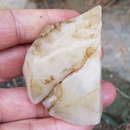 青海料边角料玉石手把件