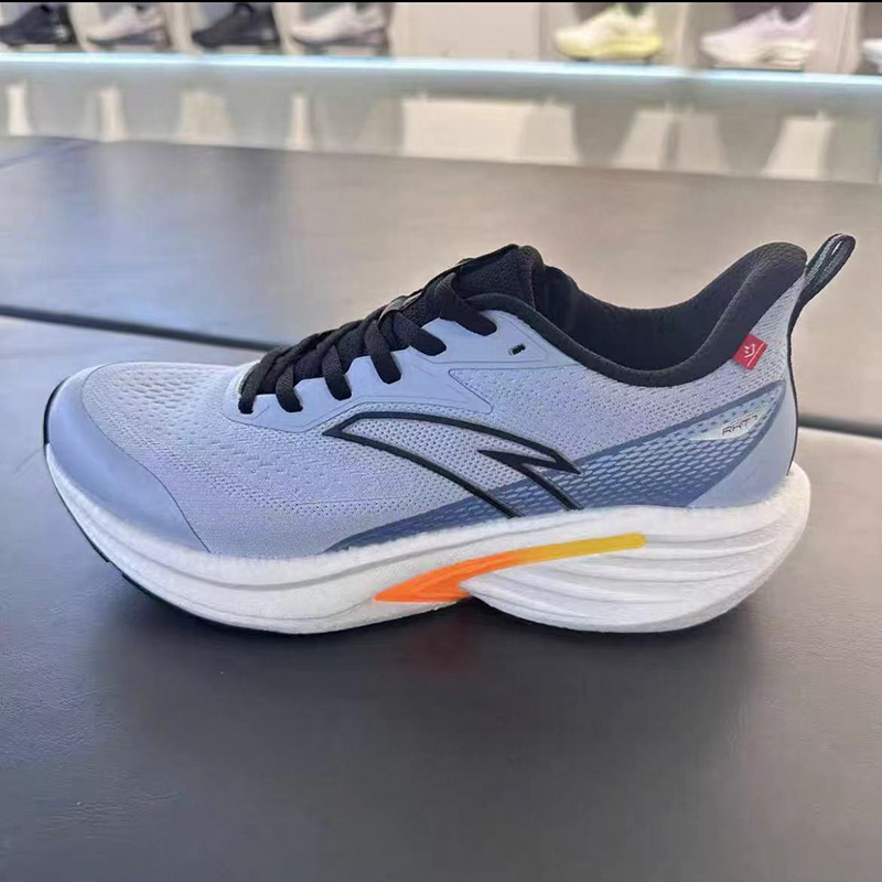 安踏火箭7缓震回弹跑步休闲鞋