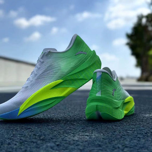 安踏C2027代防滑耐磨运动跑鞋