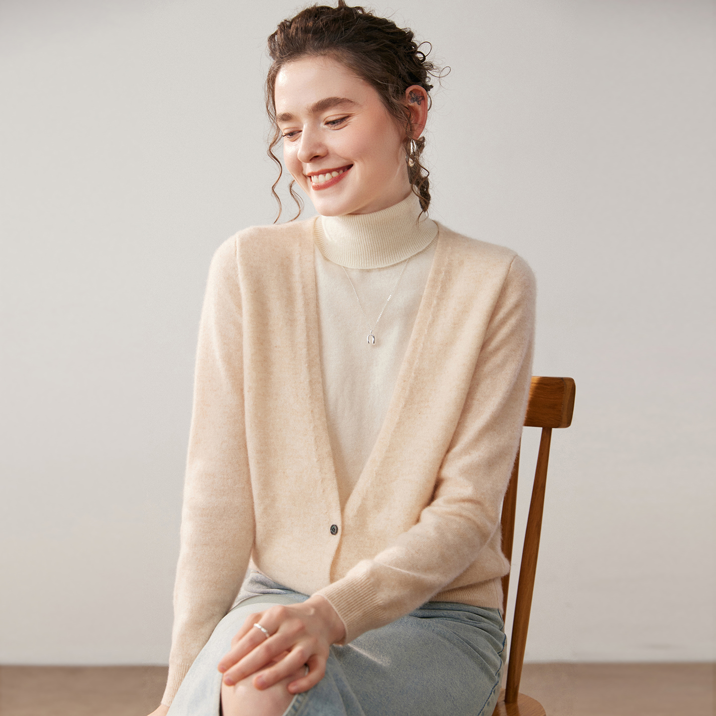 高级感高翻领假两件宽松撞色毛衣