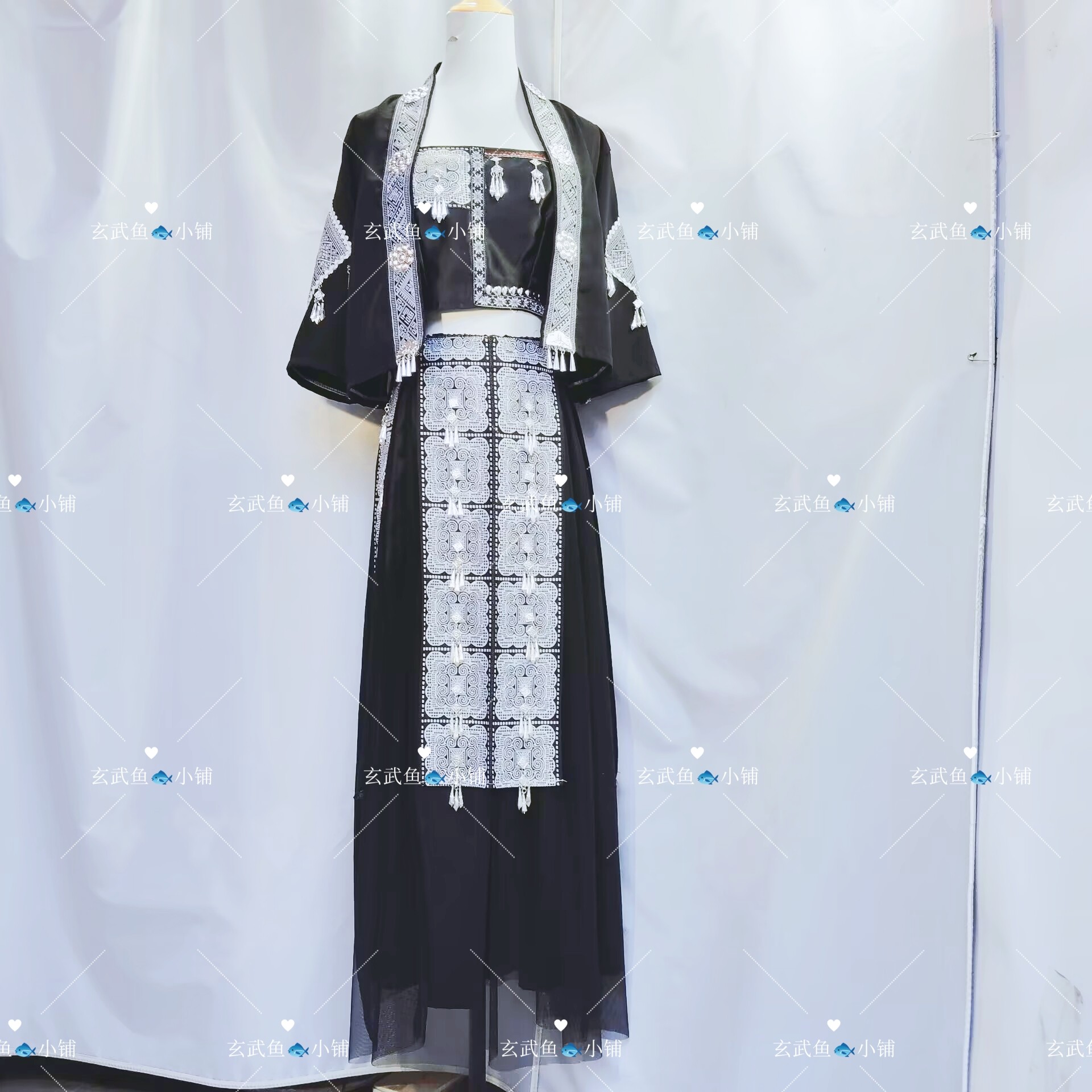 新款苗族服装女套装个性走秀服饰少数民族风摄影旅拍写真演出服饰