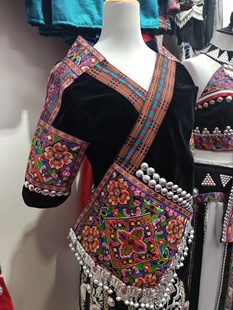 秋冬平绒款少数民族传统服装日常演出旅拍苗疆少女刺绣款上衣短裙